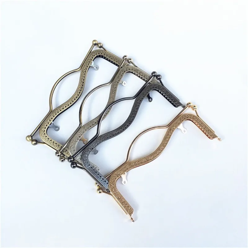 2PCS 20CM Embossing Double Bead Head Purse Frame Square Handle Lips Coin Purse Metal Frames Cluth DIY Sewing Bag Accessories
2PCS 20CM Embossing Double Bead Head Purse Frame Square Handle Lips Coin Purse Metal Frames Cluth DIY Sewing Bag Accessories