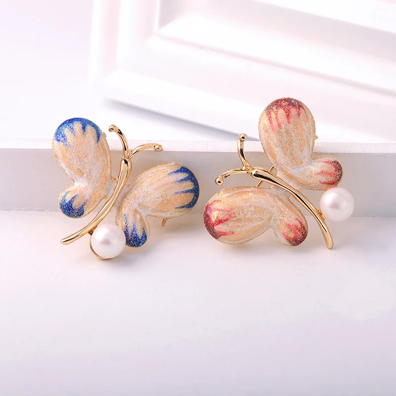 KISS ME Two-tone Enamel Butterfly Brooches For Women Gifts Acrylic Pearl Gold Color Brooches 2019 Fashion Jewelry Accessories
KISS ME Two-tone Enamel Butterfly Brooches For Women Gifts Acrylic Pearl Gold Color Brooches 2019 Fashion Jewelry Accessories