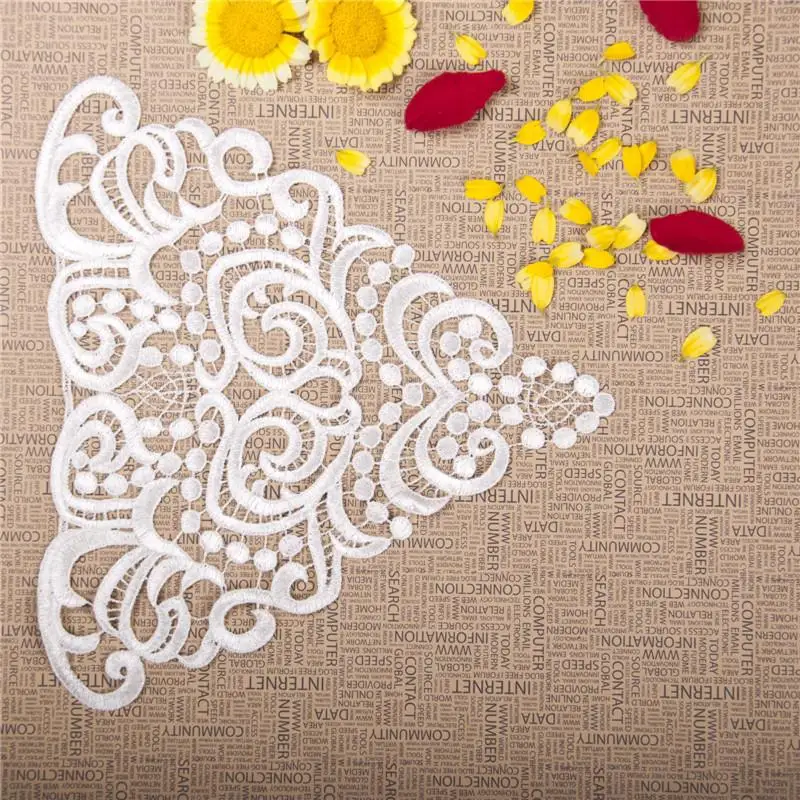 1PC 23x21cm Lace Collar Applique Neck Neckline Flower Lady Motif Venise Lace Trim Wedding Dress Garment Accessories
1PC 23x21cm Lace Collar Applique Neck Neckline Flower Lady Motif Venise Lace Trim Wedding Dress Garment Accessories