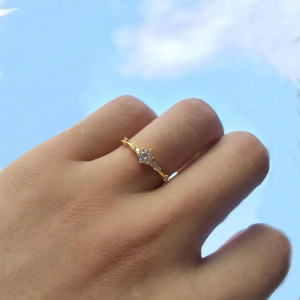 Simple Crystal Brand Ring For Women New Fashion Gold Silver Color Female Rings Party Wedding Jewelry Wholesale
Simple Crystal Brand Ring For Women New Fashion Gold Silver Color Female Rings Party Wedding Jewelry Wholesale