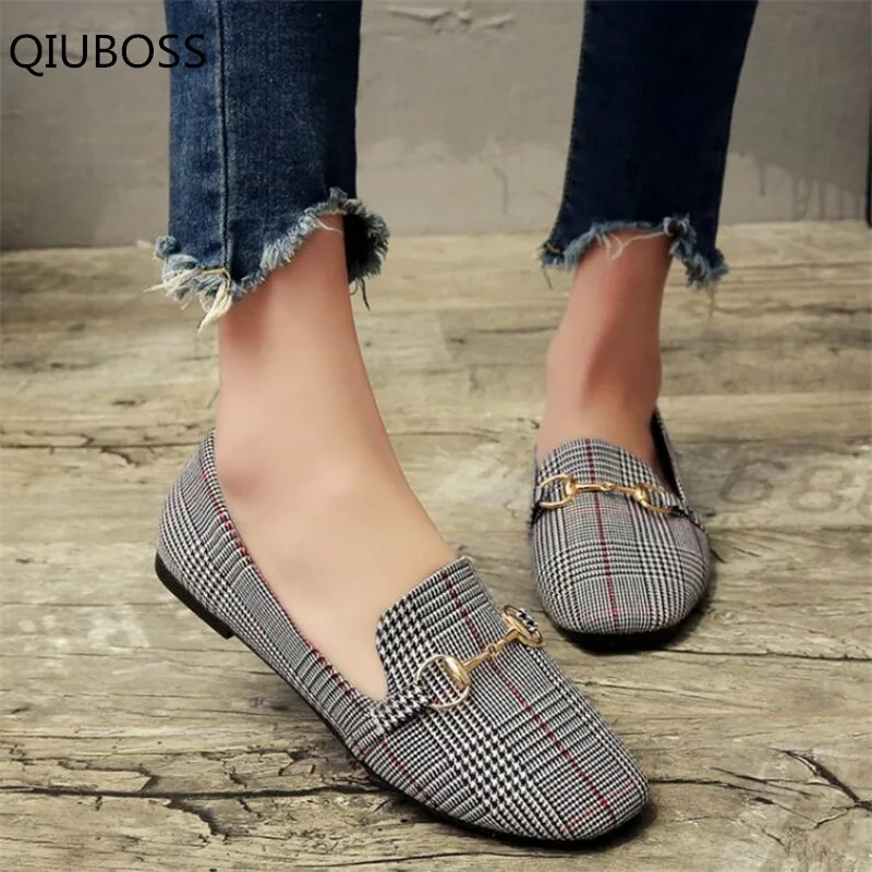 QIUBOSS 2018 Spring and Summer New Retro Women Flat Shoes Tartan Design Round Top Metal Button Flat Loafer Zapatillas Mujer Q156
QIUBOSS 2018 Spring and Summer New Retro Women Flat Shoes Tartan Design Round Top Metal Button Flat Loafer Zapatillas Mujer Q156