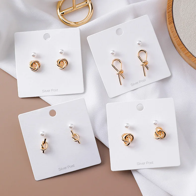 4Pcs/Set 925 Silver Needle Temperate Knotted Metal Pearl Earrings Simple Winding Small Stud Ear Jewelry for Women Gifts
4Pcs/Set 925 Silver Needle Temperate Knotted Metal Pearl Earrings Simple Winding Small Stud Ear Jewelry for Women Gifts