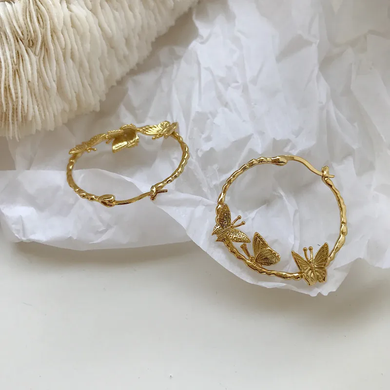 Silvology 925 Sterling Silver Garland Butterfly Hoop Earrings Gold Creative Summer fashionable Earrings For Women Sexy Jewelry
Silvology 925 Sterling Silver Garland Butterfly Hoop Earrings Gold Creative Summer fashionable Earrings For Women Sexy Jewelry