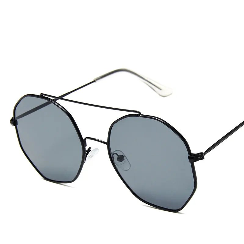 2019 Latest model Trend big Metal frame Women sunglasses fashion metal irregular personality ladies glasses famous brand UV
2019 Latest model Trend big Metal frame Women sunglasses fashion metal irregular personality ladies glasses famous brand UV