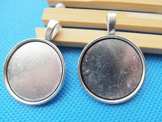 Free Shipping 100pcs Round Frame Base Bezel Setting Tray Pendant Charm/Finding,fit 25mm Cabochon/Picture/Cameo,Big Bail Hook
Free Shipping 100pcs Round Frame Base Bezel Setting Tray Pendant Charm/Finding,fit 25mm Cabochon/Picture/Cameo,Big Bail Hook