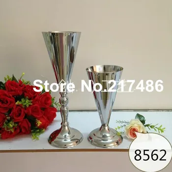 Elegant Mini silver crystal candle holder flower stands centerpieces for wedding table top decoration
Elegant Mini silver crystal candle holder flower stands centerpieces for wedding table top decoration