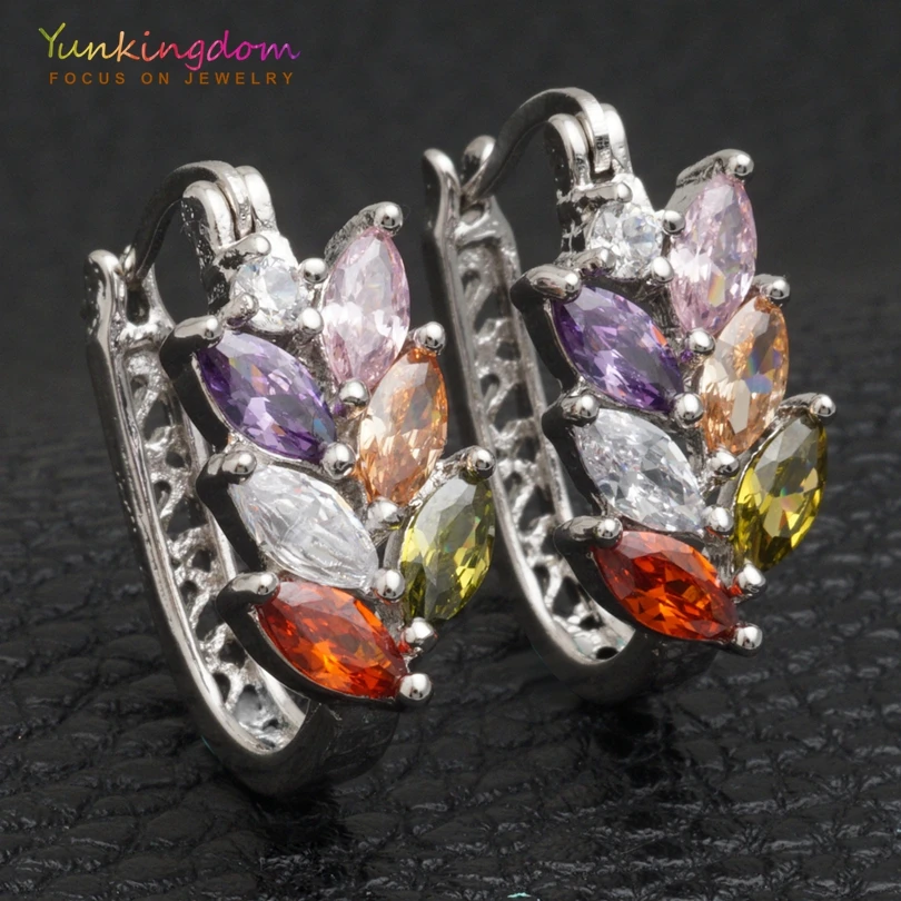 Yunkingdom 2018 new hoop earrings for women multicolor crystal zircon circle earrings high quality dropshipping & wholesale
Yunkingdom 2018 new hoop earrings for women multicolor crystal zircon circle earrings high quality dropshipping & wholesale