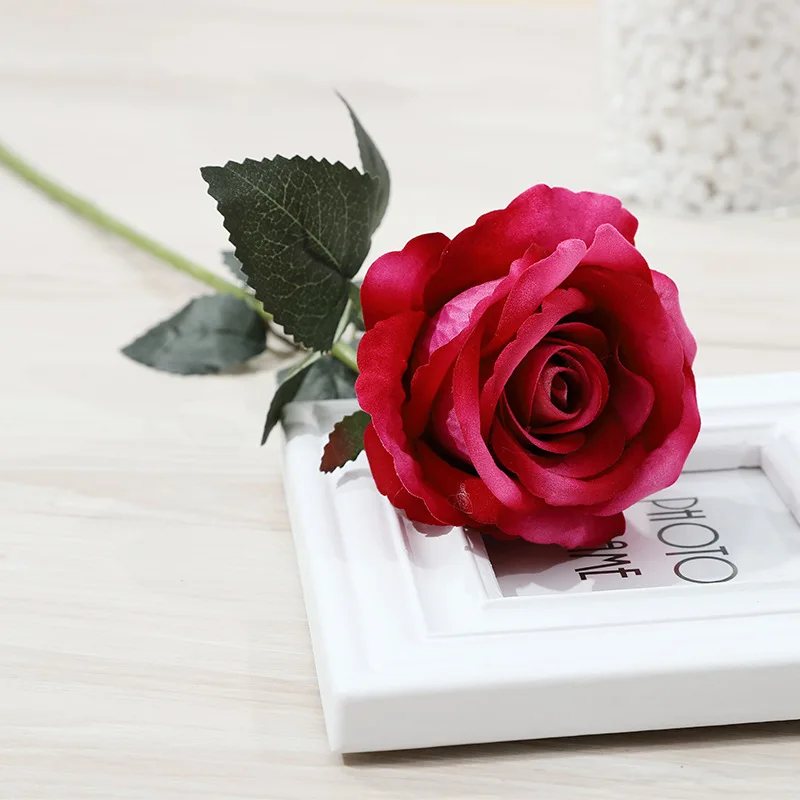 1pcs/Lot Latex Rose Artificial Flowers Real Touch Rose Flowers for New Year Home Wedding Decoration Party Birthday Gift
1pcs/Lot Latex Rose Artificial Flowers Real Touch Rose Flowers for New Year Home Wedding Decoration Party Birthday Gift