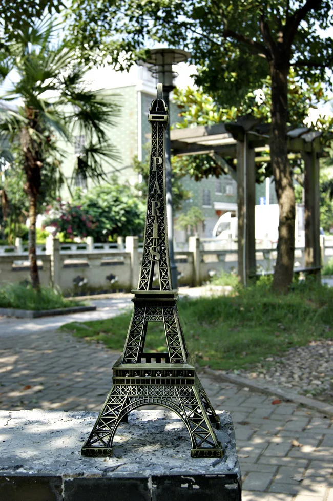 48cm Vintage Household Metal Crafts Bronze Paris Eiffel Tower Figurine Statue Vintage Alloy Model Decor
48cm Vintage Household Metal Crafts Bronze Paris Eiffel Tower Figurine Statue Vintage Alloy Model Decor