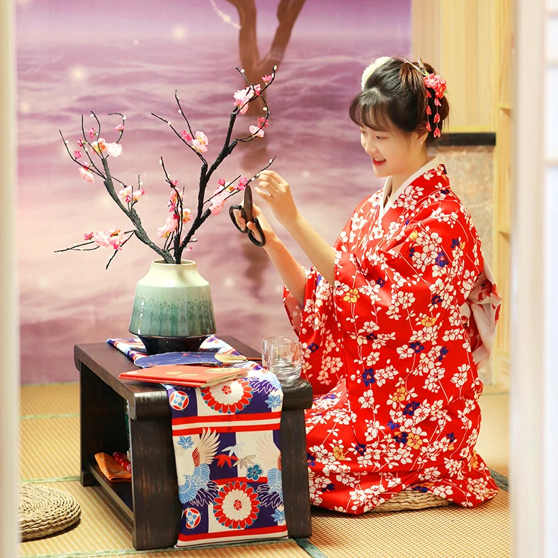 High Quality Japanese Style Women Kimono Classic Yukata RED Print Floral Girl Robe Cosplay Costume Elegant Evening Dress Gown
High Quality Japanese Style Women Kimono Classic Yukata RED Print Floral Girl Robe Cosplay Costume Elegant Evening Dress Gown