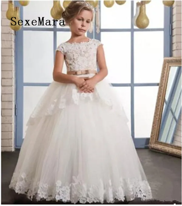 White Ivory 2019 Princess First Communion Dress Lace Applique O Neck Flower Girls Dresses for Wedding Party Custom Made Any Size 
White Ivory 2019 Princess First Communion Dress Lace Applique O Neck Flower Girls Dresses for Wedding Party Custom Made Any Size
