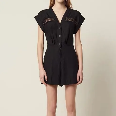 2019 spring and summer new lace openwork stitching V-neck short sleeve high waist Slim short jumpsuit
2019 spring and summer new lace openwork stitching V-neck short sleeve high waist Slim short jumpsuit