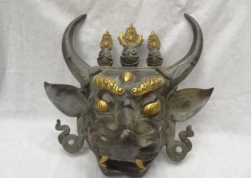 S4527 14" Chinese Bronze Gilt Buddhist Mahakala Buddha Head Statue Dragon Bull Mask D0318
S4527 14" Chinese Bronze Gilt Buddhist Mahakala Buddha Head Statue Dragon Bull Mask D0318