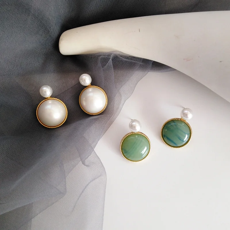 Luxury Vintage Palace Stone Pearl Clips on Earring Without Piercing Forest Elegant Crystal No Ear Hole Ears Clip Earrings Women
Luxury Vintage Palace Stone Pearl Clips on Earring Without Piercing Forest Elegant Crystal No Ear Hole Ears Clip Earrings Women
