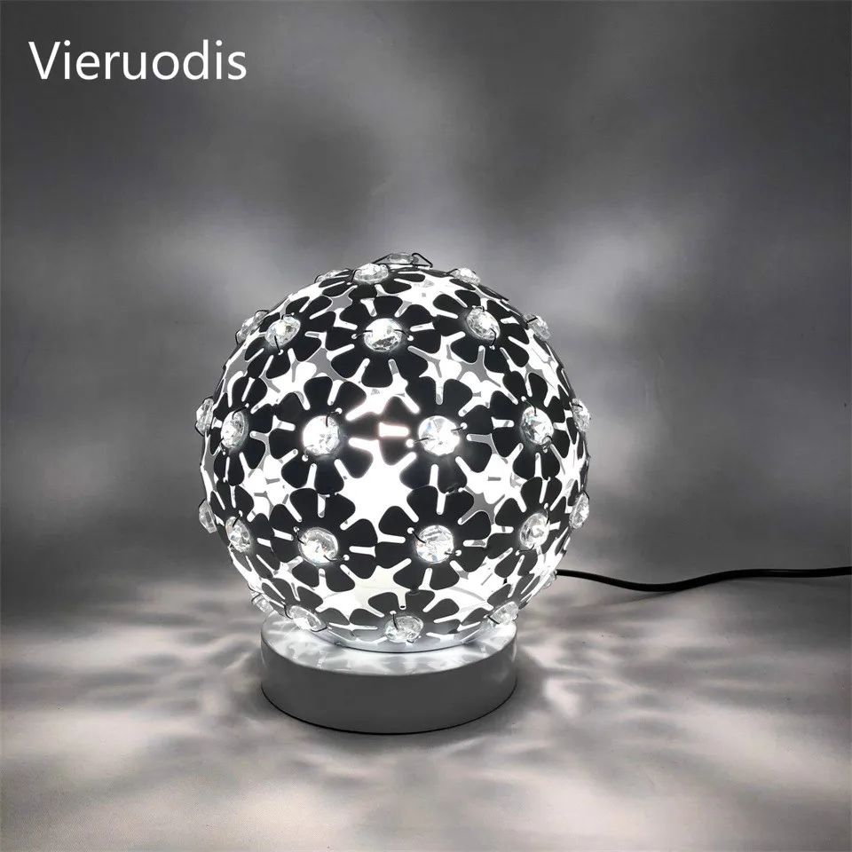 Modern Minimalist Bedroom Study Bedside Warm Romantic Table Lamp Personality Pastoral Plum Aluminum Table Lamp E27
Modern Minimalist Bedroom Study Bedside Warm Romantic Table Lamp Personality Pastoral Plum Aluminum Table Lamp E27