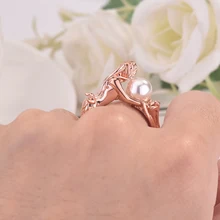 Foydjew Hot Sale Creative Mermaid White Pearl Rings European American Retro Plating 18K Rose Gold Finger Ring
Foydjew Hot Sale Creative Mermaid White Pearl Rings European American Retro Plating 18K Rose Gold Finger Ring
