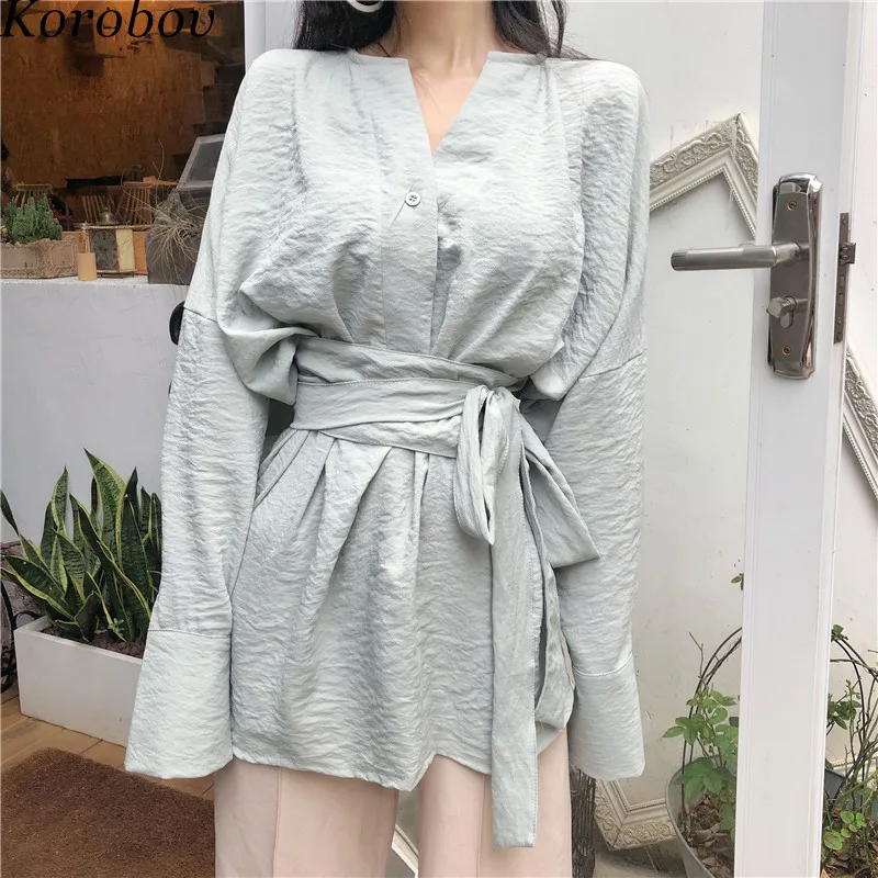 Korobov 2019 New Fashion Female Shirt Button V-Neck Solid Blouse Sashes Lacing Loose Casual Korean Blusas 76764
Korobov 2019 New Fashion Female Shirt Button V-Neck Solid Blouse Sashes Lacing Loose Casual Korean Blusas 76764