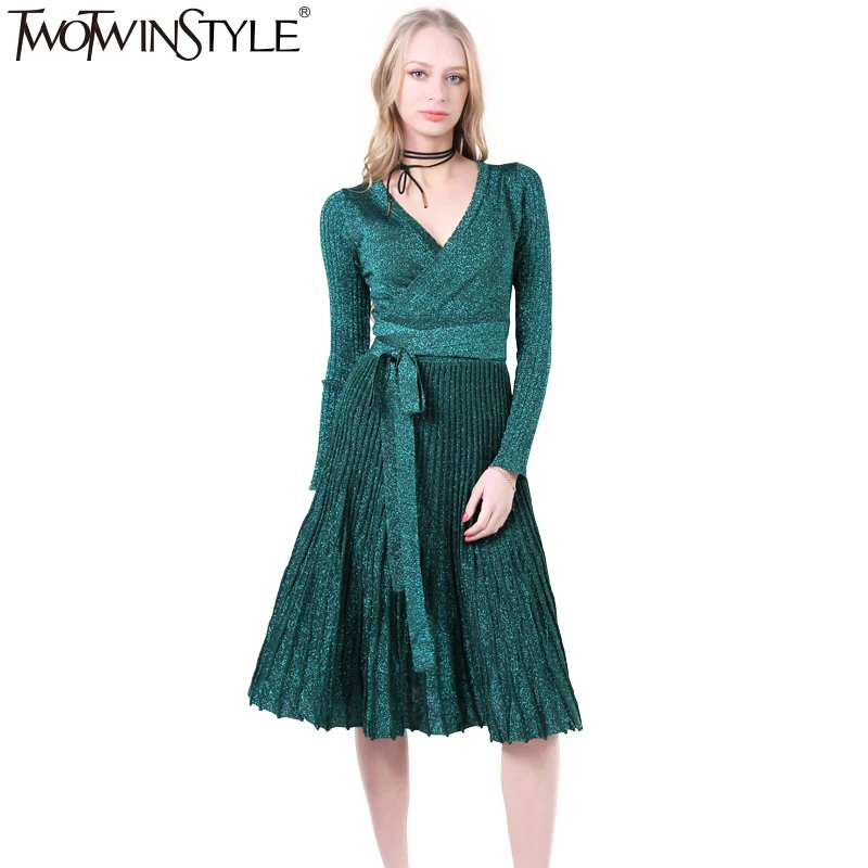 TWOTWINSTYLE 2019 Women Lace up Pleated Flare Midi Party Dresses Sexy V Neck Long Sleeve Vintage Clothes Korean New Black
TWOTWINSTYLE 2019 Women Lace up Pleated Flare Midi Party Dresses Sexy V Neck Long Sleeve Vintage Clothes Korean New Black