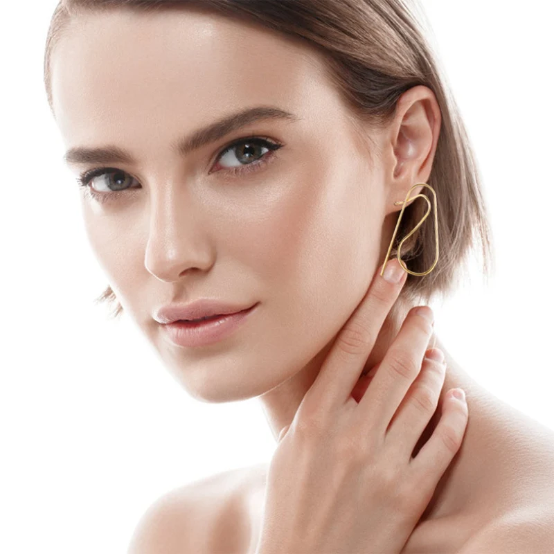 2018 NEW Gold color irregular geometric distortion needle earrings For Women fashion Elegant Jewelry stud Earrings Jewelry 1pair
2018 NEW Gold color irregular geometric distortion needle earrings For Women fashion Elegant Jewelry stud Earrings Jewelry 1pair