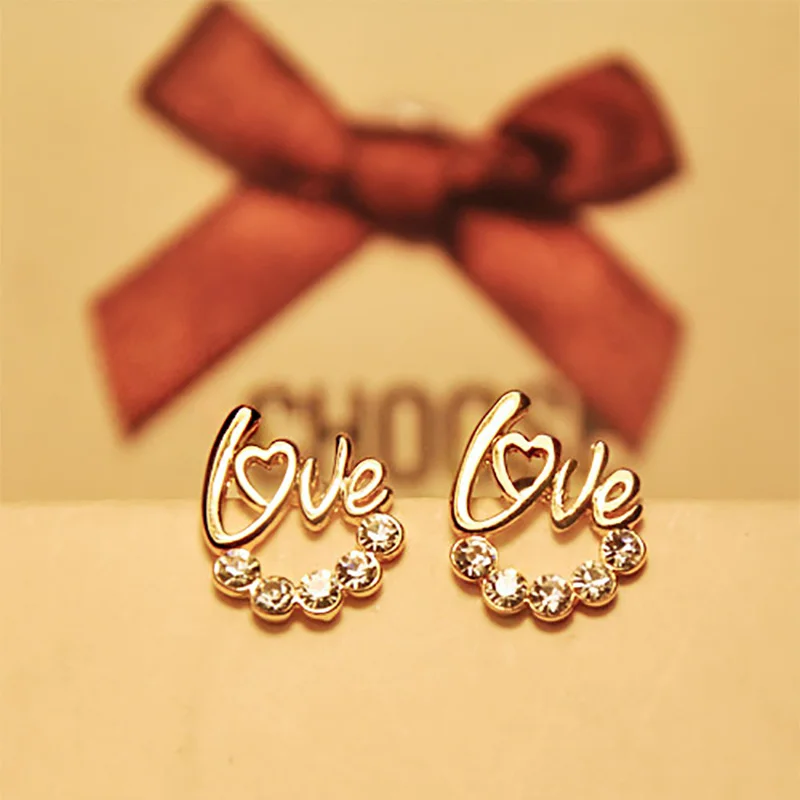 Gold Plated Hollow Love Stud Earring Women Crystal Earings Zircon Rhinestone Letter Charm Fashion Ear Jewelry Accessories
Gold Plated Hollow Love Stud Earring Women Crystal Earings Zircon Rhinestone Letter Charm Fashion Ear Jewelry Accessories