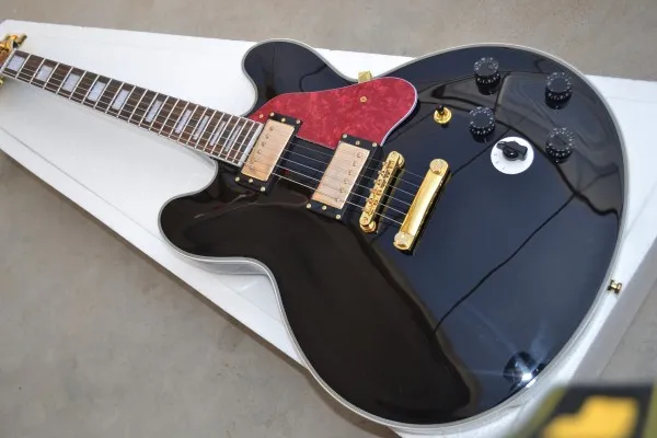 free shipping New Top Quality musical instrument hot selling BB King Lucille black Electric Guitar jazz guitar hai3
free shipping New Top Quality musical instrument hot selling BB King Lucille black Electric Guitar jazz guitar hai3