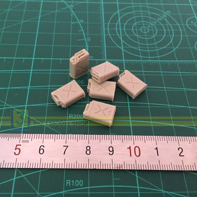 1/35 Resin Models Soldier WW II Scenario Modern Military Drums 20L 6 Piece Resin Model
1/35 Resin Models Soldier WW II Scenario Modern Military Drums 20L 6 Piece Resin Model