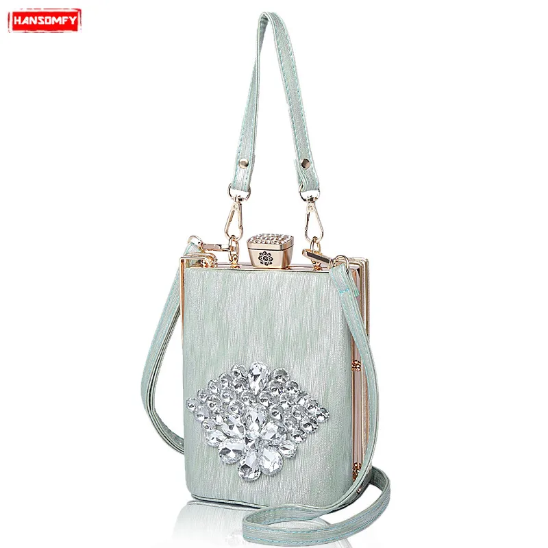 Bolsas Feminina New Women Diamonds Bag Diagonal Cross Sweet Rhinestone Flower Shoulder Korean Girl Small Square Messenger Bags
Bolsas Feminina New Women Diamonds Bag Diagonal Cross Sweet Rhinestone Flower Shoulder Korean Girl Small Square Messenger Bags