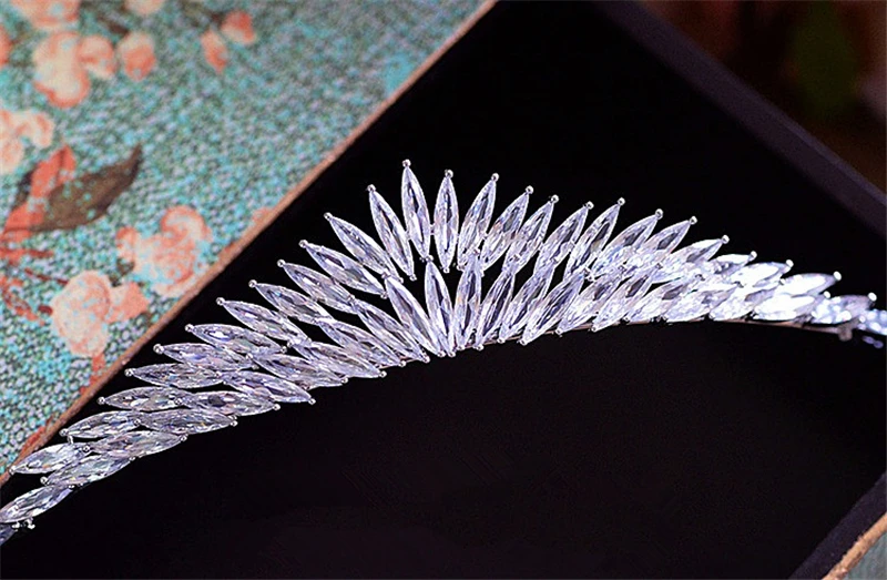 Sun Shine Full Zircon Tiara Bride Micro Pave CZ Crown Headband Wedding Hair Accessories Diadem Jewelry Tiaras Coroa WIGO0955
Sun Shine Full Zircon Tiara Bride Micro Pave CZ Crown Headband Wedding Hair Accessories Diadem Jewelry Tiaras Coroa WIGO0955