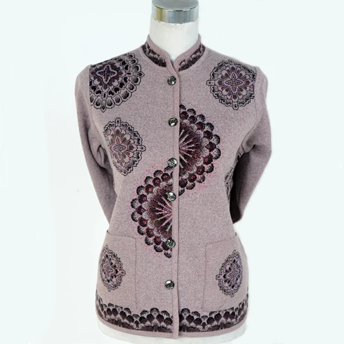 2019 In the elderly Spring and winter women 's sweaters mother loaded sweaters cardigan older grandmother loaded thick sweater
2019 In the elderly Spring and winter women 's sweaters mother loaded sweaters cardigan older grandmother loaded thick sweater