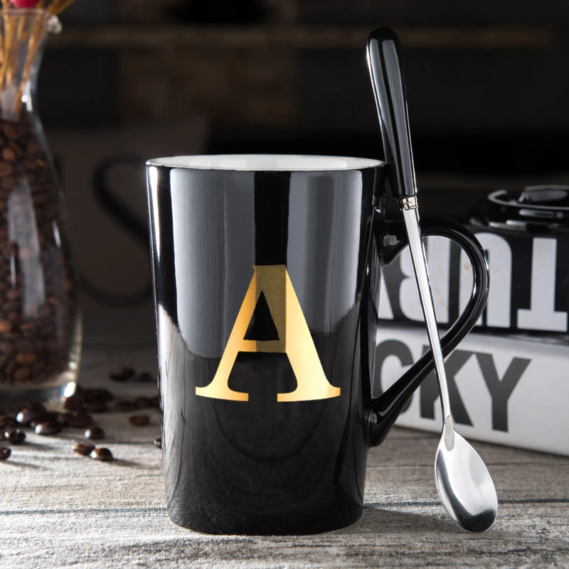 Creative 26 English letters Mug with lid Spoon New porcelain mug Office water cup bone china coffee cup milk tea cup 400ml
Creative 26 English letters Mug with lid Spoon New porcelain mug Office water cup bone china coffee cup milk tea cup 400ml