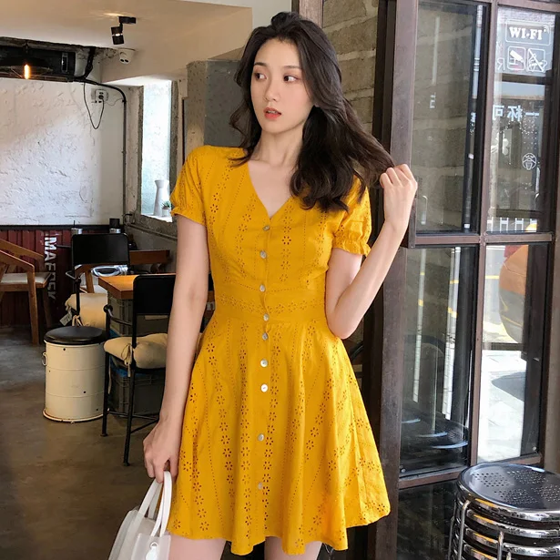 Hollow Out Embroidery Lace Yellow Dress Cotton a Line Shot Sleeve Bohemian v Neck Mini Vestidos Verano 2019 Moda Feminina Mulher
Hollow Out Embroidery Lace Yellow Dress Cotton a Line Shot Sleeve Bohemian v Neck Mini Vestidos Verano 2019 Moda Feminina Mulher