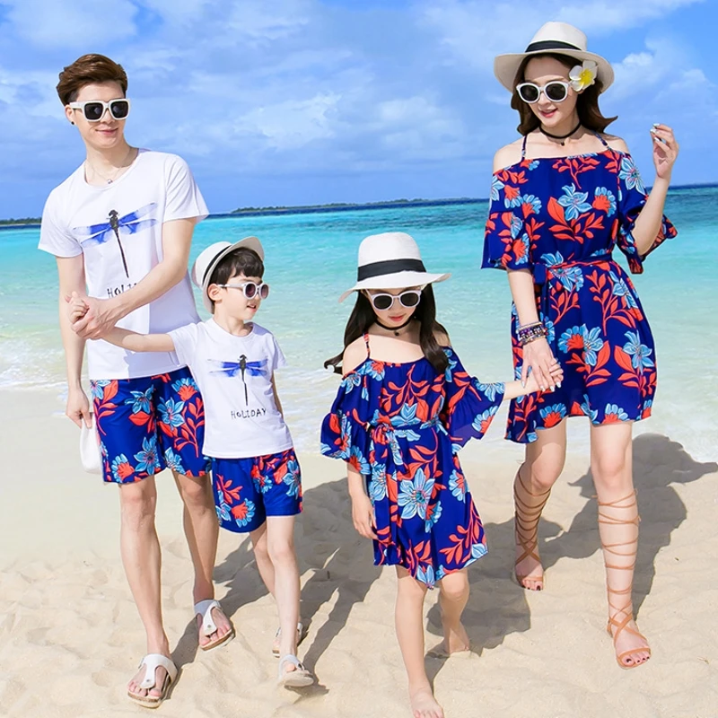 Family clothing Summer blue chiffon mother daughter dresses father son outfits sets Girls Boys family look
Family clothing Summer blue chiffon mother daughter dresses father son outfits sets Girls Boys family look