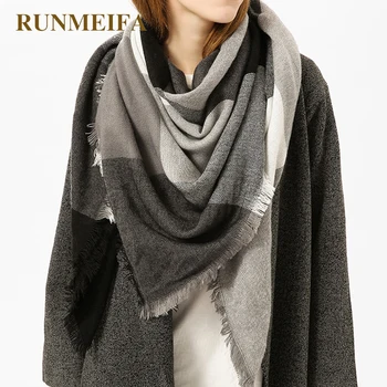 New design European and American luxury brand plaid scarf large shawl 140x140cm square scarf for women warm cashmere Scarf stock
New design European and American luxury brand plaid scarf large shawl 140x140cm square scarf for women warm cashmere Scarf stock