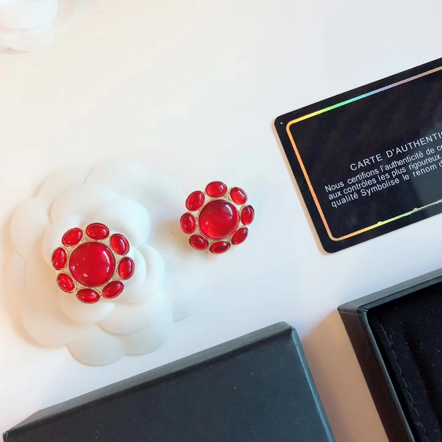 2019 New Luxury Brand Fashion Red Flower Clip Earrings Jewelry For Women Without Pierced Ear High Quality Bijoux
2019 New Luxury Brand Fashion Red Flower Clip Earrings Jewelry For Women Without Pierced Ear High Quality Bijoux