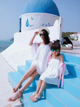 Mother Daughter Dresses Summer Bohemian Family Look Mom And Daughter Dress Beach Chiffon Mommy and Me Family Matching Clothes
Mother Daughter Dresses Summer Bohemian Family Look Mom And Daughter Dress Beach Chiffon Mommy and Me Family Matching Clothes