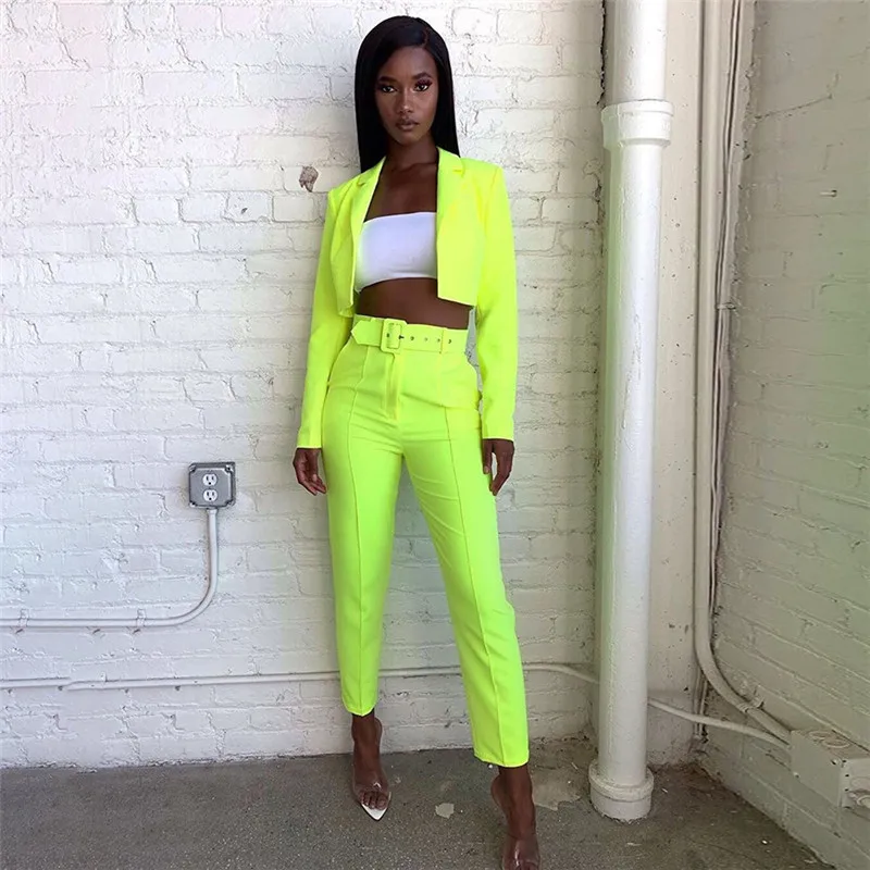 Streetwear Solid Notched Short Blazer Suit Women 2019 Autumn Two 2 Piece Set Tops and Pants Ankle Length Casual 2 Pieces Outfits
Streetwear Solid Notched Short Blazer Suit Women 2019 Autumn Two 2 Piece Set Tops and Pants Ankle Length Casual 2 Pieces Outfits