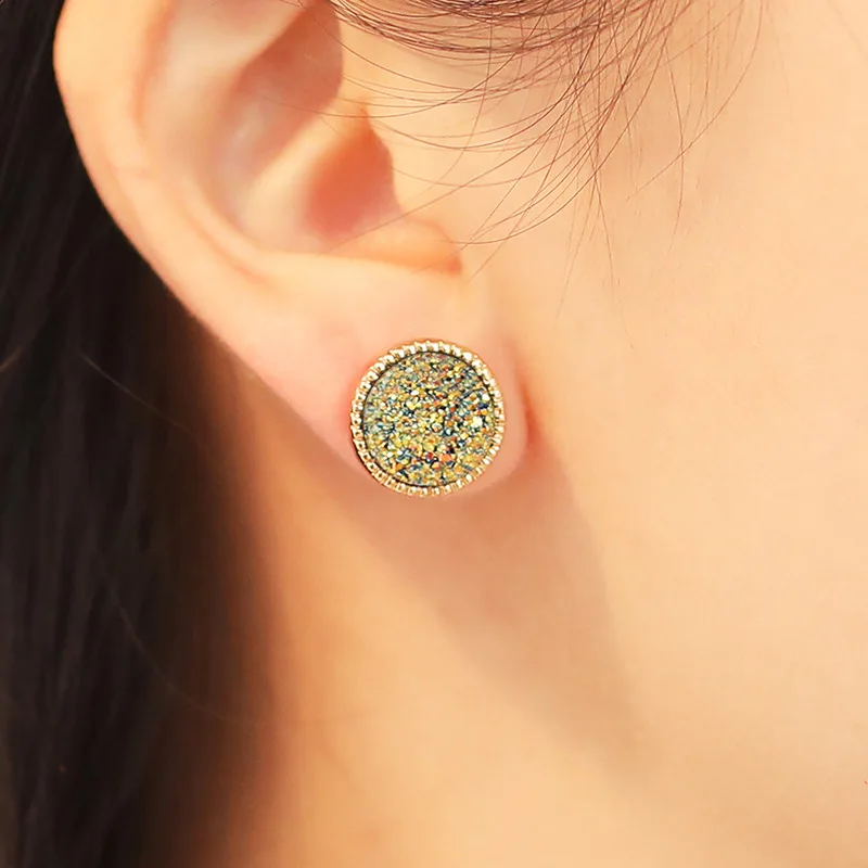 In 2019, the latest design creative geometric round mineral face earrings generous and simple earrings gifts for women.
In 2019, the latest design creative geometric round mineral face earrings generous and simple earrings gifts for women.