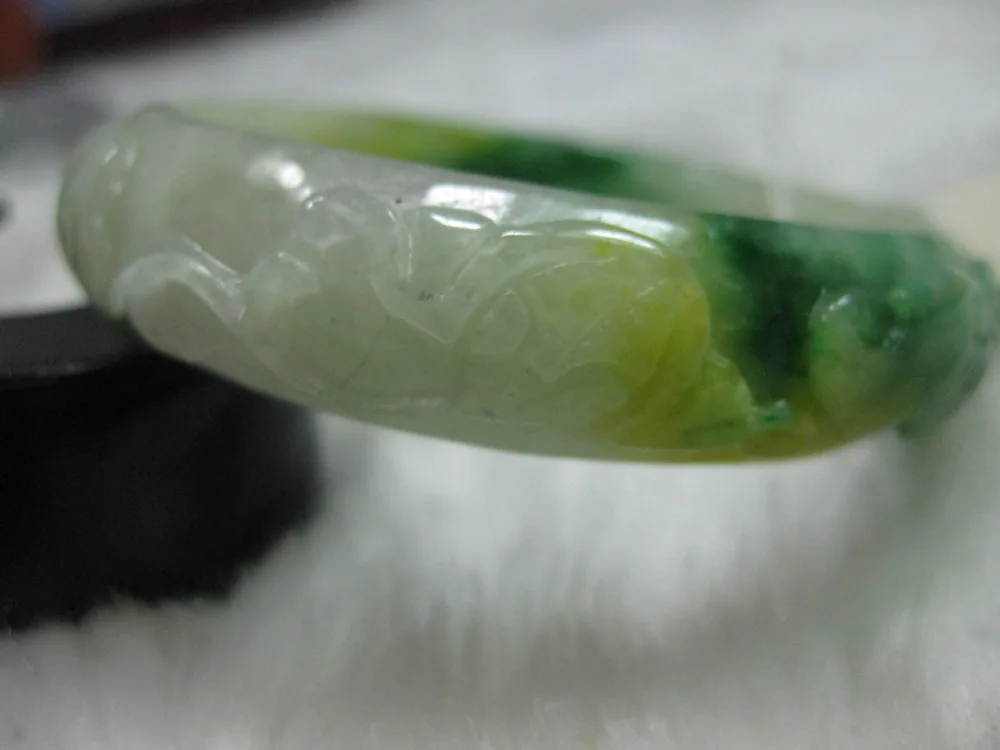 free shipping 02115 NATURE BEAUTIFUL CARVING GREEN YELLOW JADE JADEITE BRACELET BANGLE
free shipping 02115 NATURE BEAUTIFUL CARVING GREEN YELLOW JADE JADEITE BRACELET BANGLE