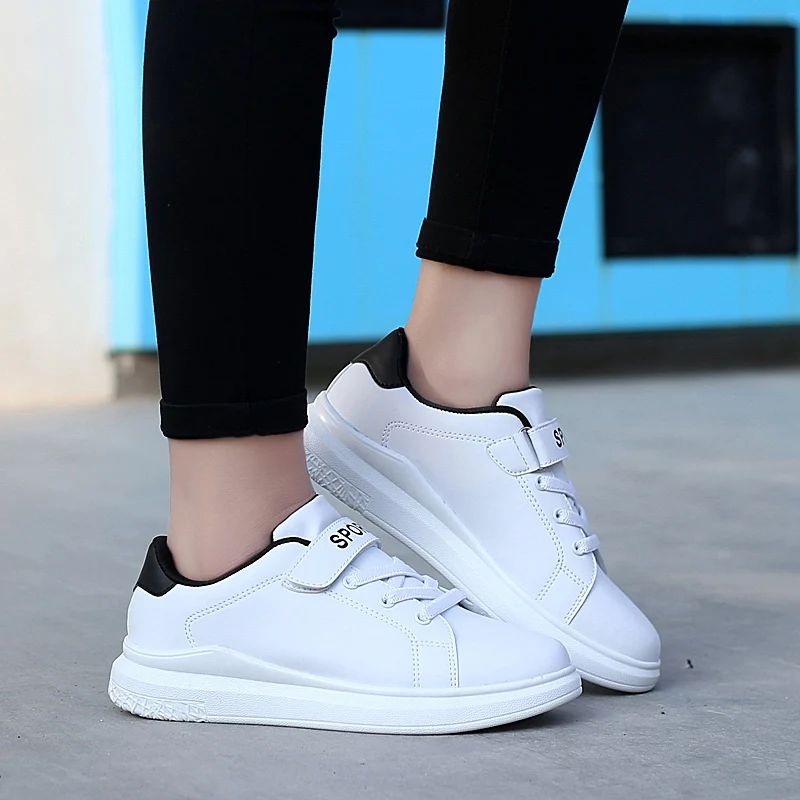 College Style Women Running Shoes Light Sneakers Breathable White Loafer Girls Students Tennis Training Shoes Deportiva Big Size
College Style Women Running Shoes Light Sneakers Breathable White Loafer Girls Students Tennis Training Shoes Deportiva Big Size