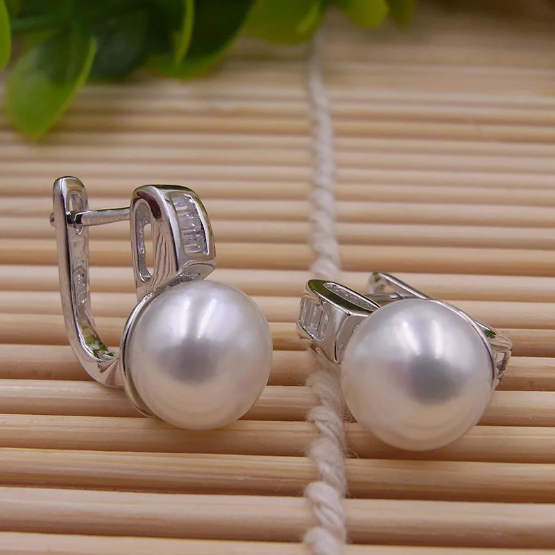 1lot=20pairs hand polished 925 pure silver earring with natural freshwater pearls women's hoop earrings Wholesale promotion
1lot=20pairs hand polished 925 pure silver earring with natural freshwater pearls women's hoop earrings Wholesale promotion