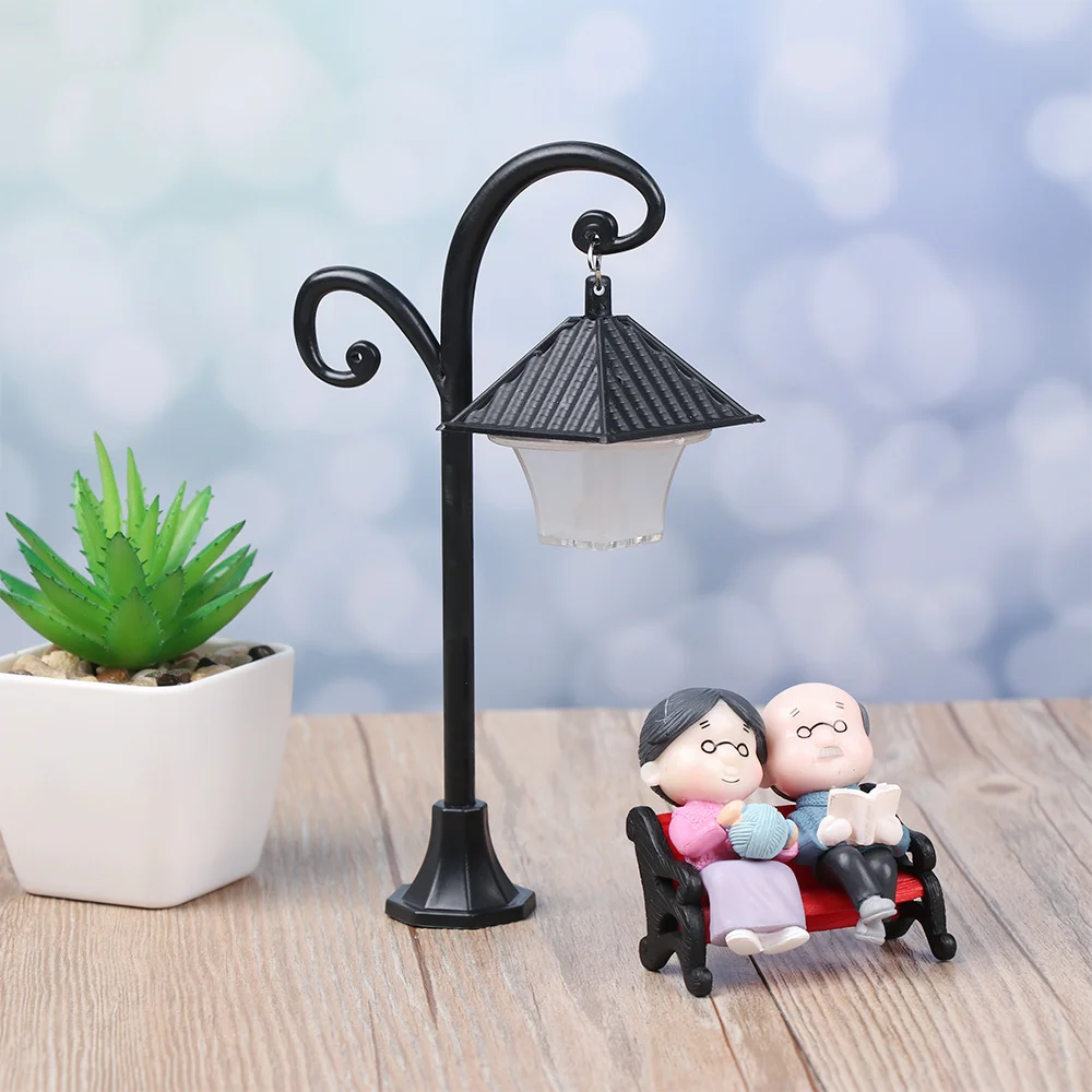1PC Micro Landscape Bonsai Ornament Resin Craft Home Decor Street Lamp Figurine Streetlight Miniatures Road Light Model
1PC Micro Landscape Bonsai Ornament Resin Craft Home Decor Street Lamp Figurine Streetlight Miniatures Road Light Model