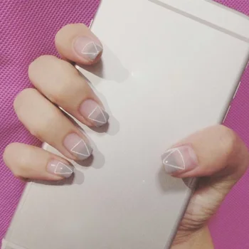 New 24pcs Light gray French triangle False Nail Art tip With a tube of Glue Fake Nail Tip Finished nails manicure nail sticker
New 24pcs Light gray French triangle False Nail Art tip With a tube of Glue Fake Nail Tip Finished nails manicure nail sticker