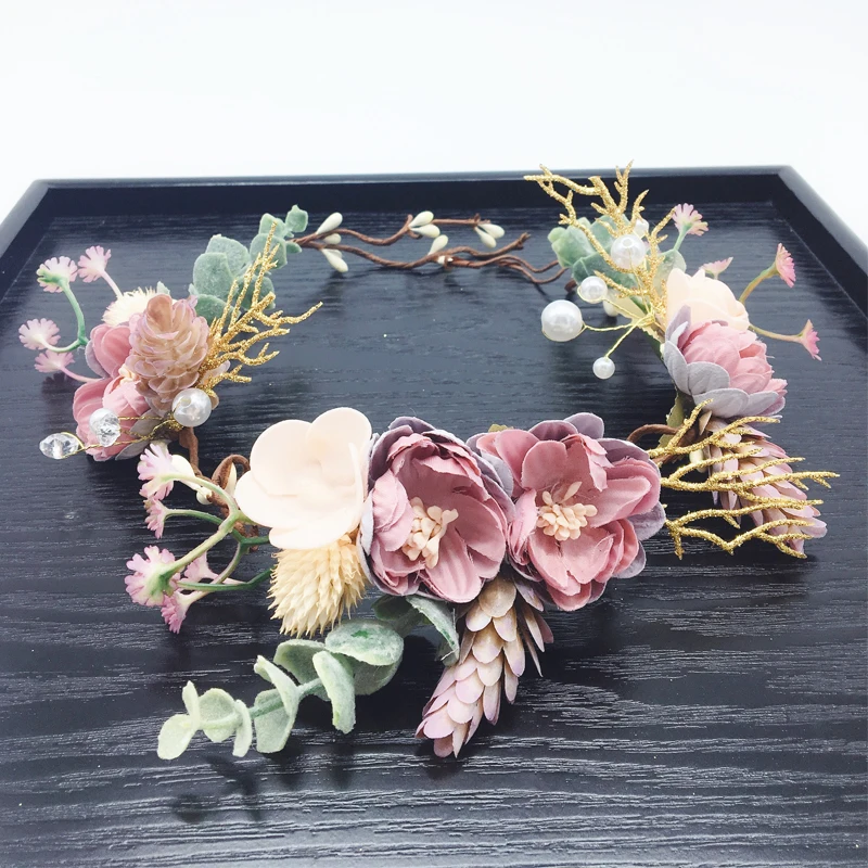 Wholesale Flower Crown Bride Wedding Party Hair Accessories Girl Flower Wreath Headband Floral Garlands Women Headdress Ornament
Wholesale Flower Crown Bride Wedding Party Hair Accessories Girl Flower Wreath Headband Floral Garlands Women Headdress Ornament