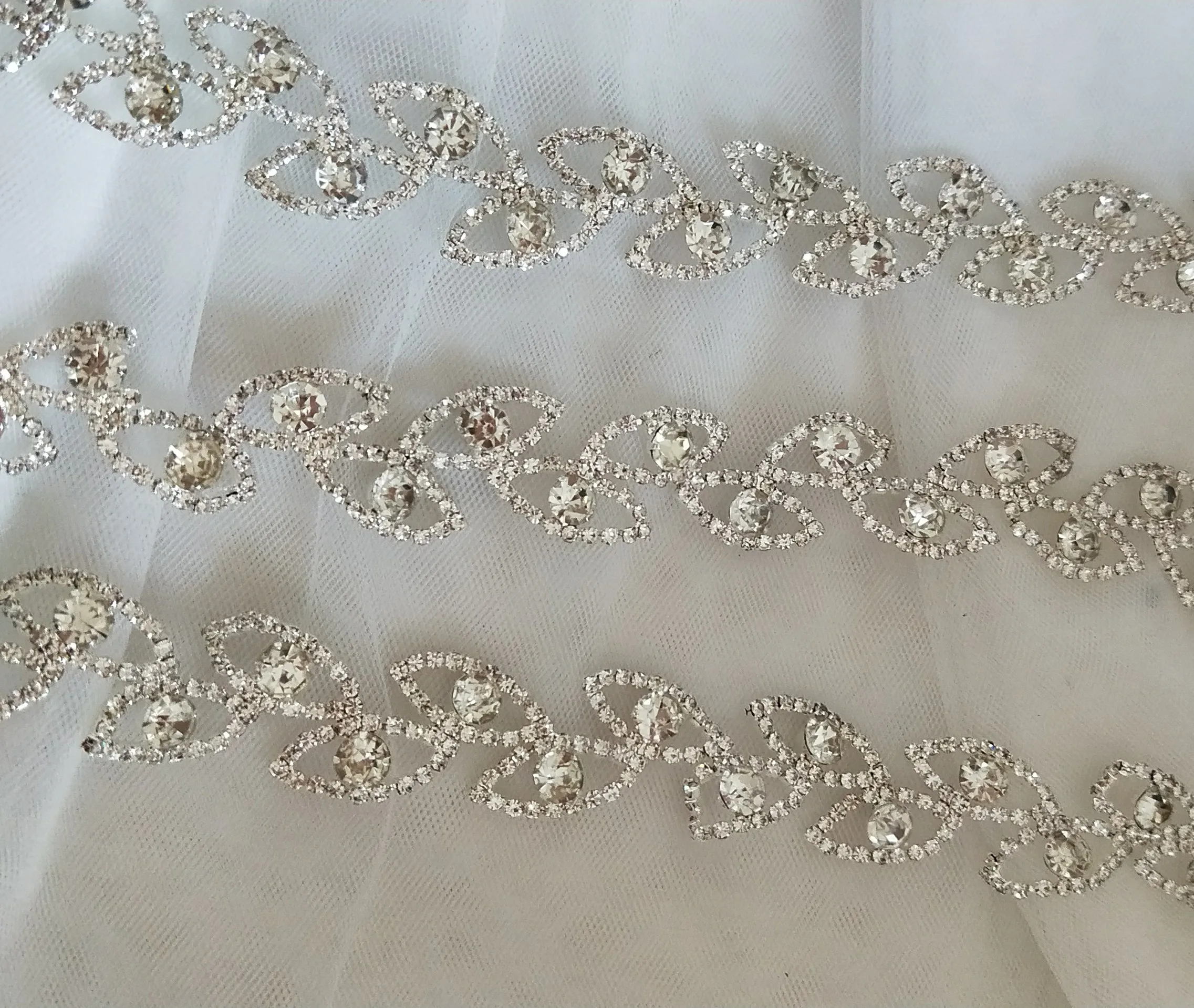 Clear Leaf Rhinestone Crystal Lace Trim For Bridal Accessories Wedding Dress Sash Belt Headband Straps Costume Embellishment
Clear Leaf Rhinestone Crystal Lace Trim For Bridal Accessories Wedding Dress Sash Belt Headband Straps Costume Embellishment