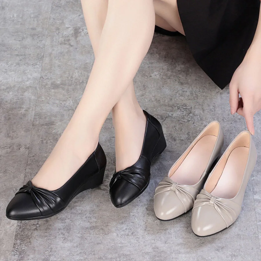New Comfortable Soft Genuine Leather Women'S Shoes Large Size 35-43 Slip-on Hard-Weaing & Non-Slip Mother'S Solid Shoes Female
New Comfortable Soft Genuine Leather Women'S Shoes Large Size 35-43 Slip-on Hard-Weaing & Non-Slip Mother'S Solid Shoes Female