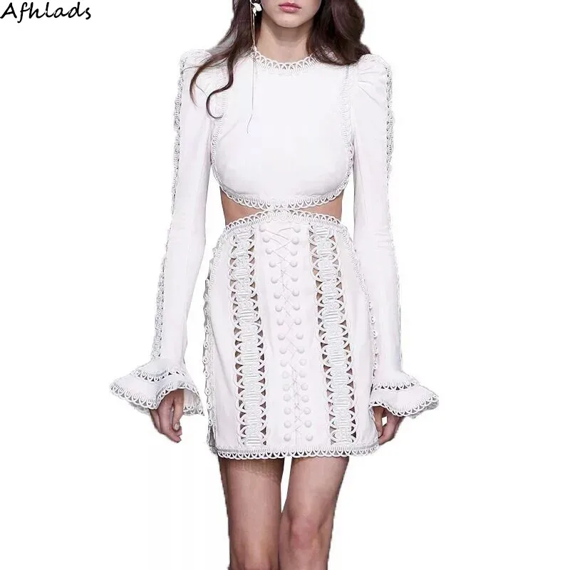 Spring and Autumn New Jacquard hollow out Lace patchwork flare Long Sleeve Waist fashion elegant round neck mini vestidos Dress
Spring and Autumn New Jacquard hollow out Lace patchwork flare Long Sleeve Waist fashion elegant round neck mini vestidos Dress