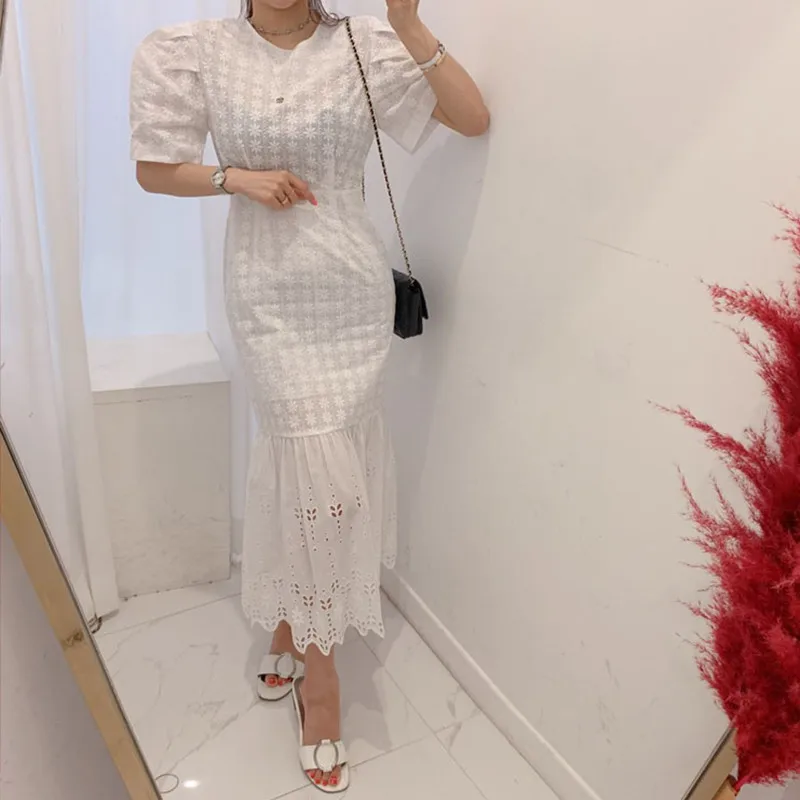 Korea New White Cotton Dress Fashion High Waist Floral Embroidery Hollow Out Long Mermaid Dress Puff sleeve Midi Dress Female
Korea New White Cotton Dress Fashion High Waist Floral Embroidery Hollow Out Long Mermaid Dress Puff sleeve Midi Dress Female