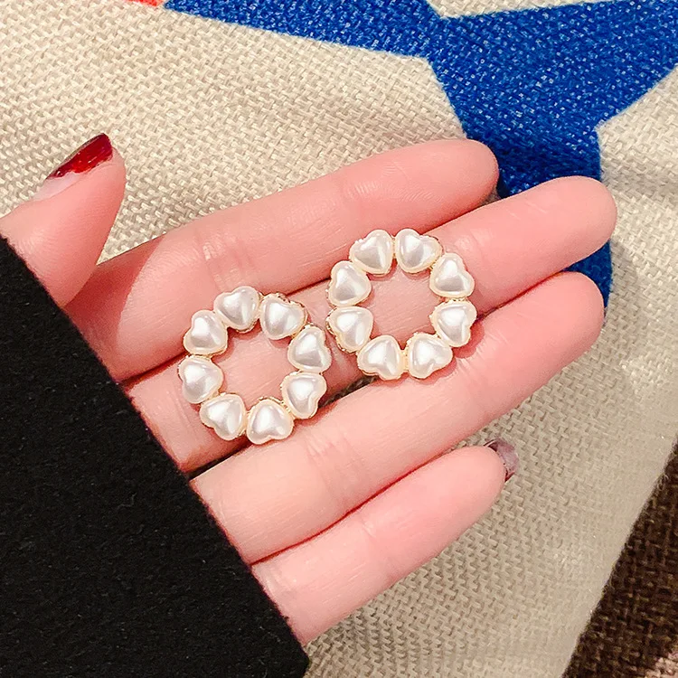 Shiny Side New Women's Fashion Brand Jewelry Simple Heart Stud Earrings for Women Gift Pearl Earrings
Shiny Side New Women's Fashion Brand Jewelry Simple Heart Stud Earrings for Women Gift Pearl Earrings