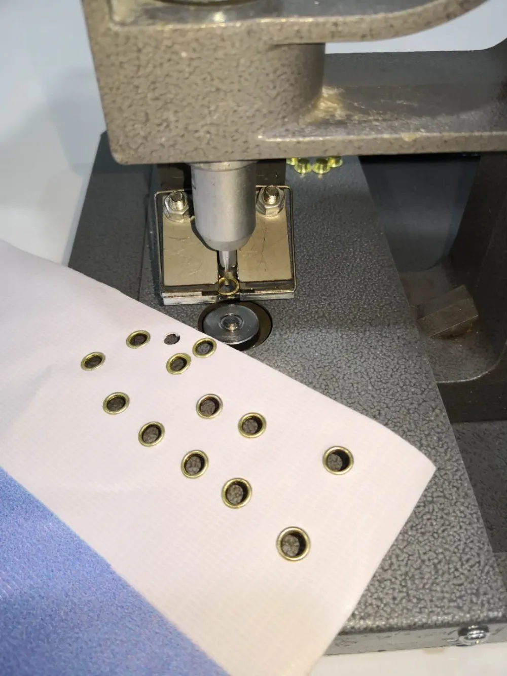 5.5mm/10mm/12mm eyelet machine semi-automatic eyelet hole punching machine grommets for double ring manual grommet machine eyele
5.5mm/10mm/12mm eyelet machine semi-automatic eyelet hole punching machine grommets for double ring manual grommet machine eyele