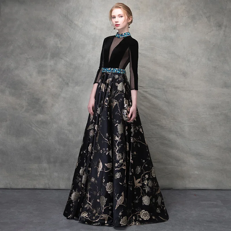 Luxury Black Velvet Crystal Beading Lace Vestidos De Festa Backless A-line Formal Evening Dresses Retro Floral Prom Party Gowns
Luxury Black Velvet Crystal Beading Lace Vestidos De Festa Backless A-line Formal Evening Dresses Retro Floral Prom Party Gowns